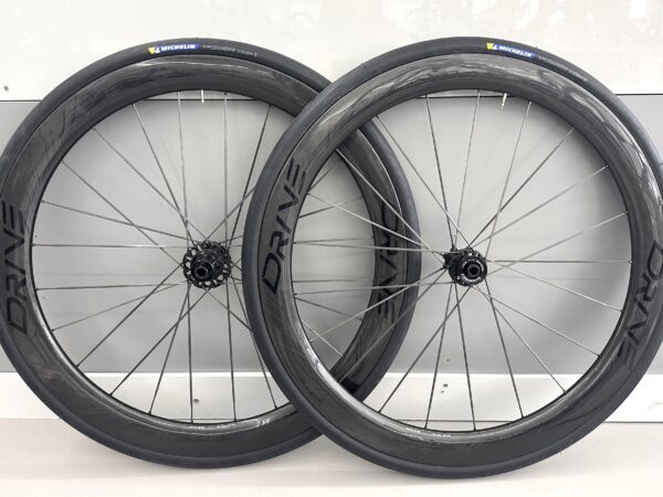 Elitewheels Drive Carbonspeichen 40D (± 1260g), 50D (±1300g), 65D (±1460g)