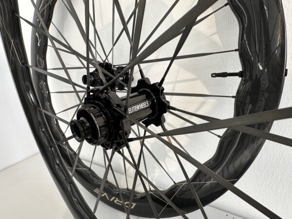 Elitewheels Drive Helix Carbonspeichen 57D CS (±1370g), 46D CS (±1285g) – Bild 3